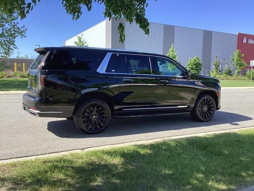 2022 Cadillac Escalade ESV Premium Luxury