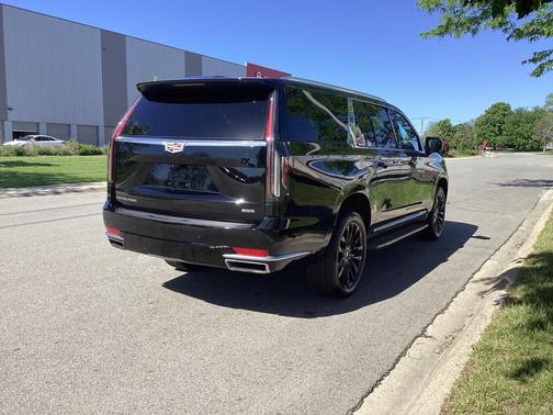 2022 Cadillac Escalade ESV Premium Luxury