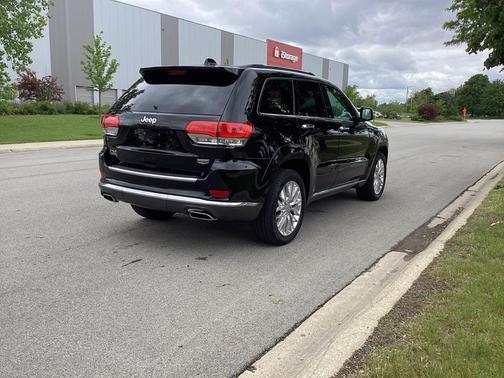 2017 Jeep Grand Cherokee Summit