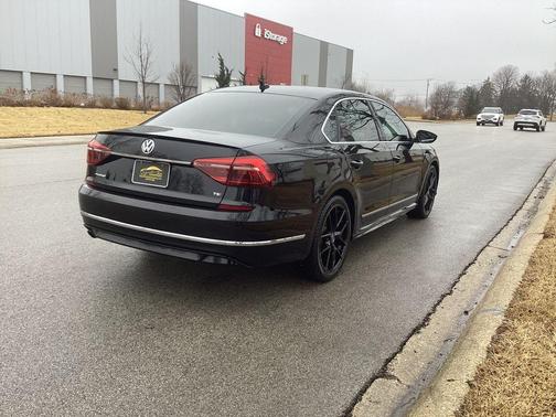 2017 Volkswagen Passat 1.8T R-Line