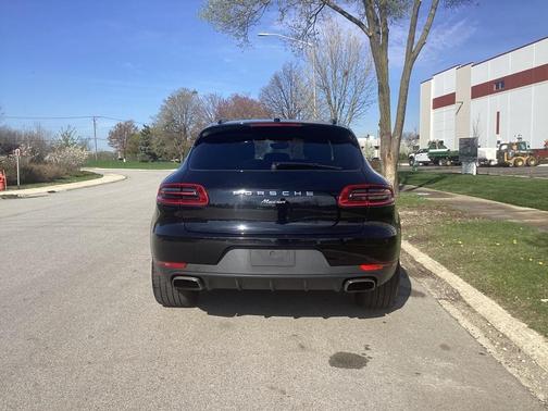 2018 Porsche Macan Base