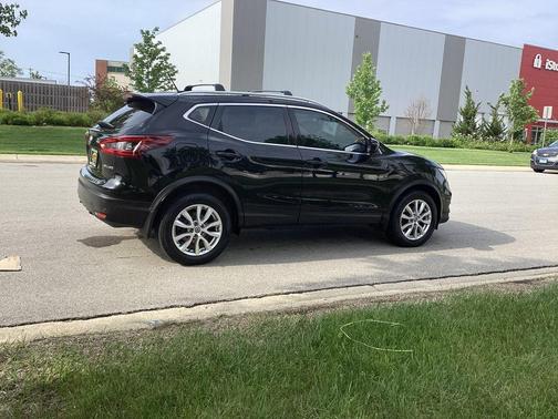 Magnetic Black 2020 Nissan Rogue Sport SV