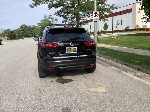Magnetic Black 2020 Nissan Rogue Sport SV