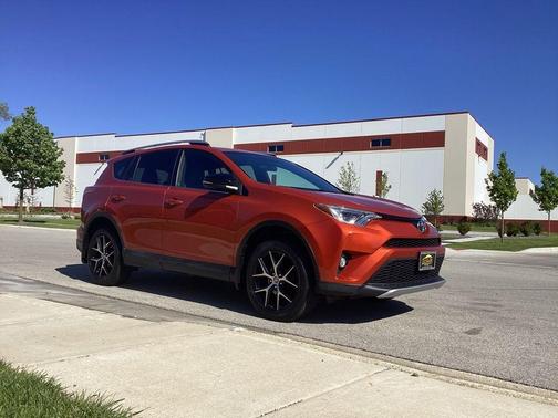 Hot Lava 2016 Toyota RAV4 SE