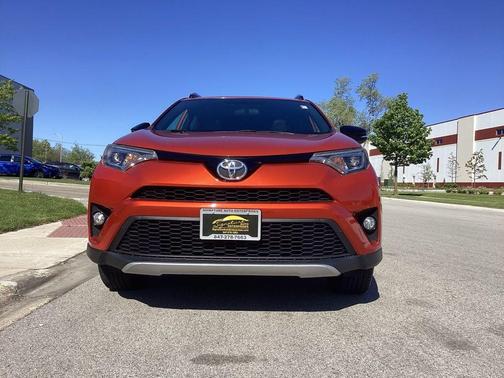 Hot Lava 2016 Toyota RAV4 SE