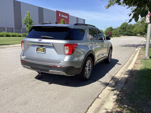 Iconic Silver Metallic 2022 Ford Explorer XLT