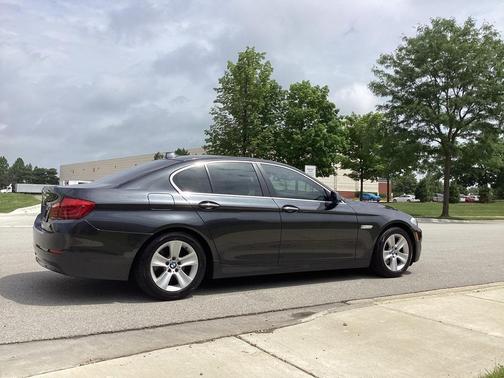 2011 BMW 528 i