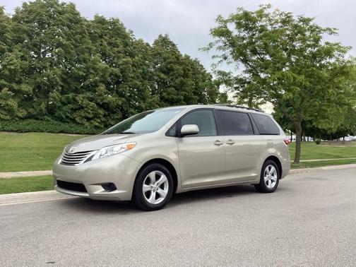 2015 Toyota Sienna LE