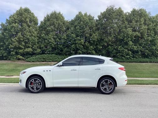 2017 Maserati Levante Base