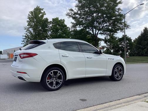 2017 Maserati Levante Base