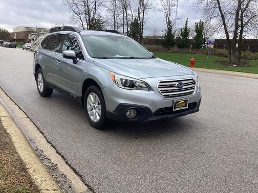 Ice Silver Metallic 2017 Subaru Outback 2.5i Premium