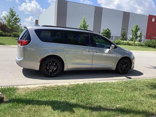 2018 Chrysler Pacifica Touring-L Plus
