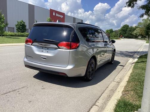2018 Chrysler Pacifica Touring-L Plus