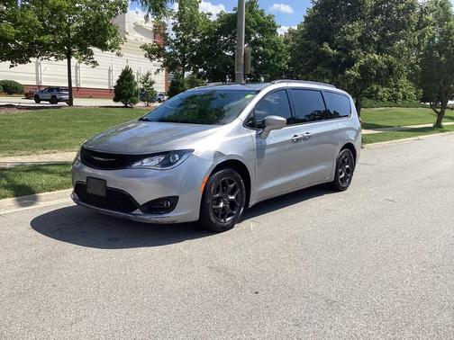2018 Chrysler Pacifica Touring-L Plus