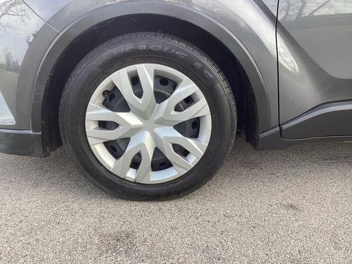 Magnetic Gray Metallic 2019 Toyota C-HR LE