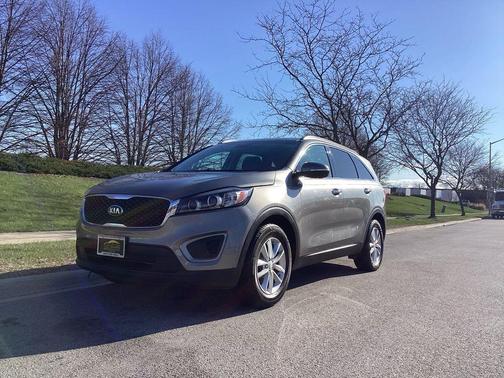 Titanium Silver 2016 Kia Sorento LX