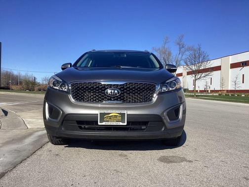 Titanium Silver 2016 Kia Sorento LX