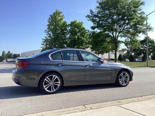 2018 BMW 330 i xDrive