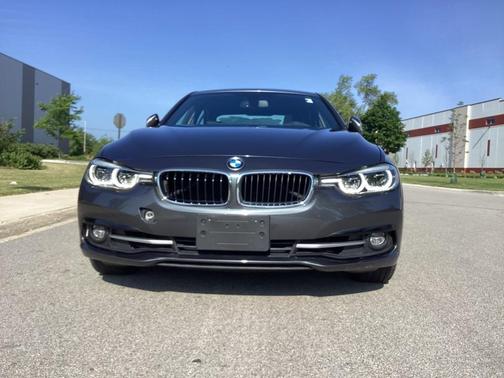 2018 BMW 330 i xDrive