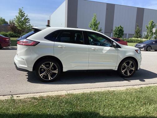 2021 Ford Edge ST