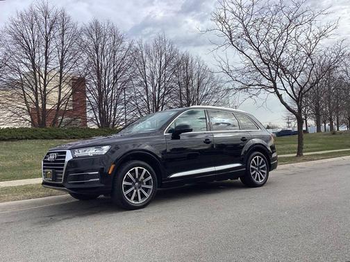 Orca Black Metallic 2017 Audi Q7 3.0T Premium Plus