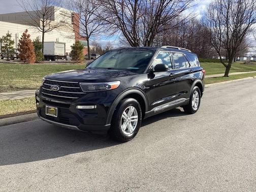 Agate Black Metallic 2021 Ford Explorer XLT
