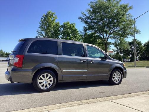 2015 Chrysler Town & Country Touring