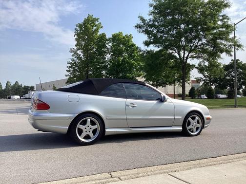 2003 Mercedes-Benz CLK-Class Base