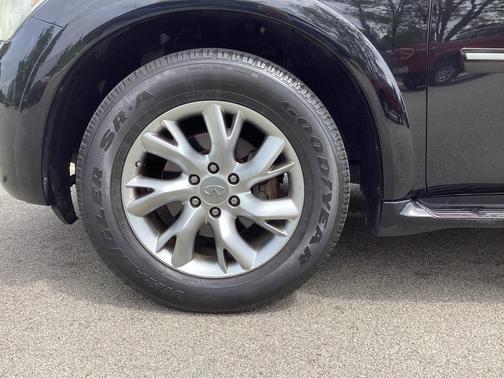 2011 INFINITI QX56 Base