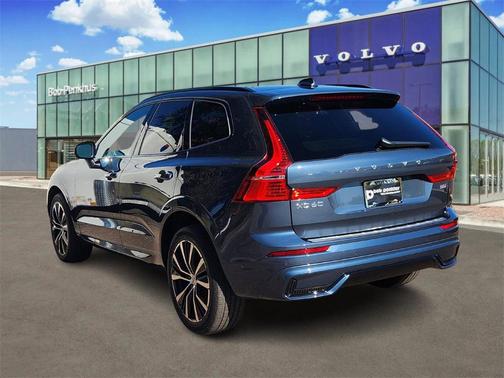 2023 Volvo XC60 B5 Plus Dark Theme