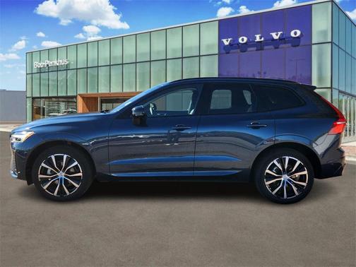2023 Volvo XC60 B5 Plus Dark Theme