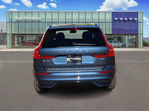 2023 Volvo XC60 B5 Plus Dark Theme