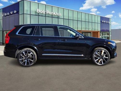 2025 Volvo XC90 B5 Plus