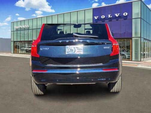 2025 Volvo XC90 B5 Plus