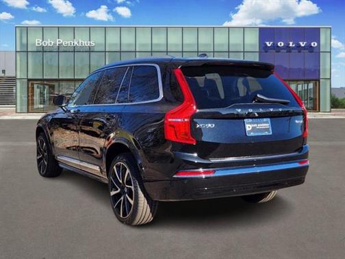2025 Volvo XC90 B5 Plus