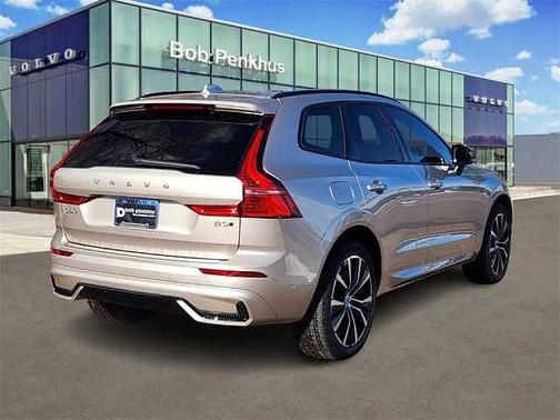 2023 Volvo XC60 Plus