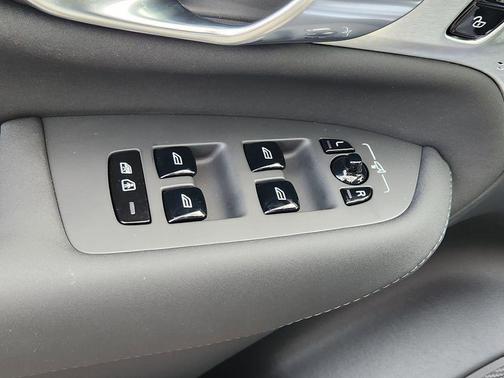 Aurora Blue 2026 Volvo XC90 B6 Ultra Dark Theme 7-Seater