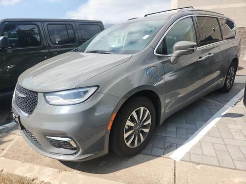 2021 Chrysler Pacifica Hybrid Touring L