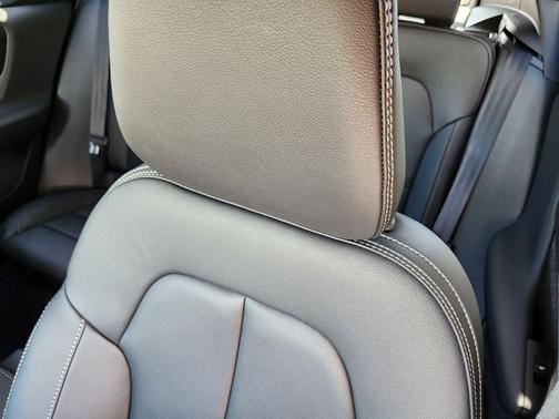 Aurora Blue 2026 Volvo XC40 Plus, B5 AWD Gas (mild hybrid), Dark