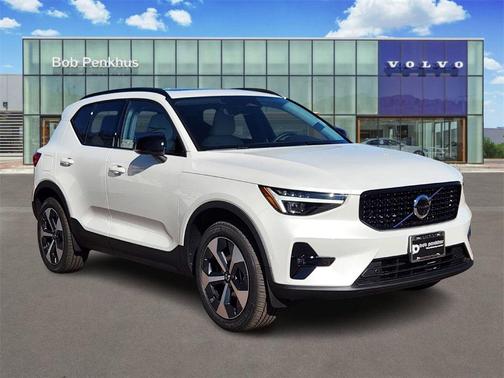 2026 Volvo XC40 B5 Plus