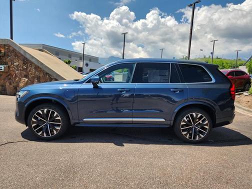 2025 Volvo XC90 Plug-In Hybrid T8 Plus 7-Seater