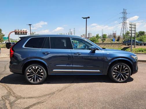 2025 Volvo XC90 Plug-In Hybrid T8 Plus 7-Seater