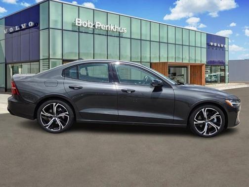 2025 Volvo S60 B5 Core