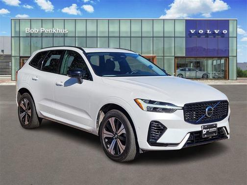 2023 Volvo XC60 Recharge Plug-In Hybrid T8 Plus Dark Theme