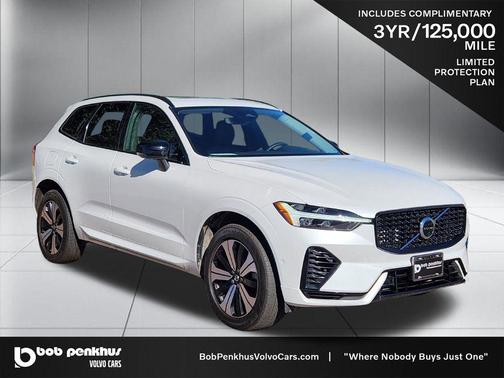 2023 Volvo XC60 Recharge Plug-In Hybrid T8 Plus Dark Theme