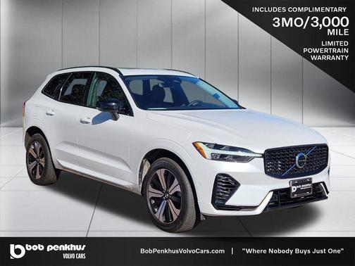 Crystal White Metallic 2023 Volvo XC60 Recharge Plug-In Hybrid T8 Plus Dark Theme