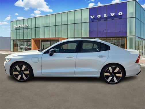 2024 Volvo S60 Recharge Plug-In Hybrid T8 Ultimate Dark Theme