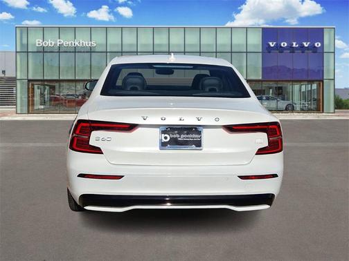 2024 Volvo S60 Recharge Plug-In Hybrid T8 Ultimate Dark Theme