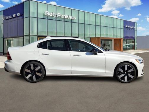 2024 Volvo S60 Recharge Plug-In Hybrid T8 Ultimate Dark Theme