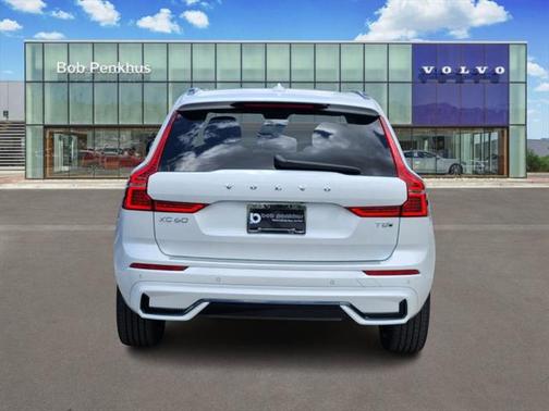 2025 Volvo XC60 Plug-In Hybrid T8 Plus
